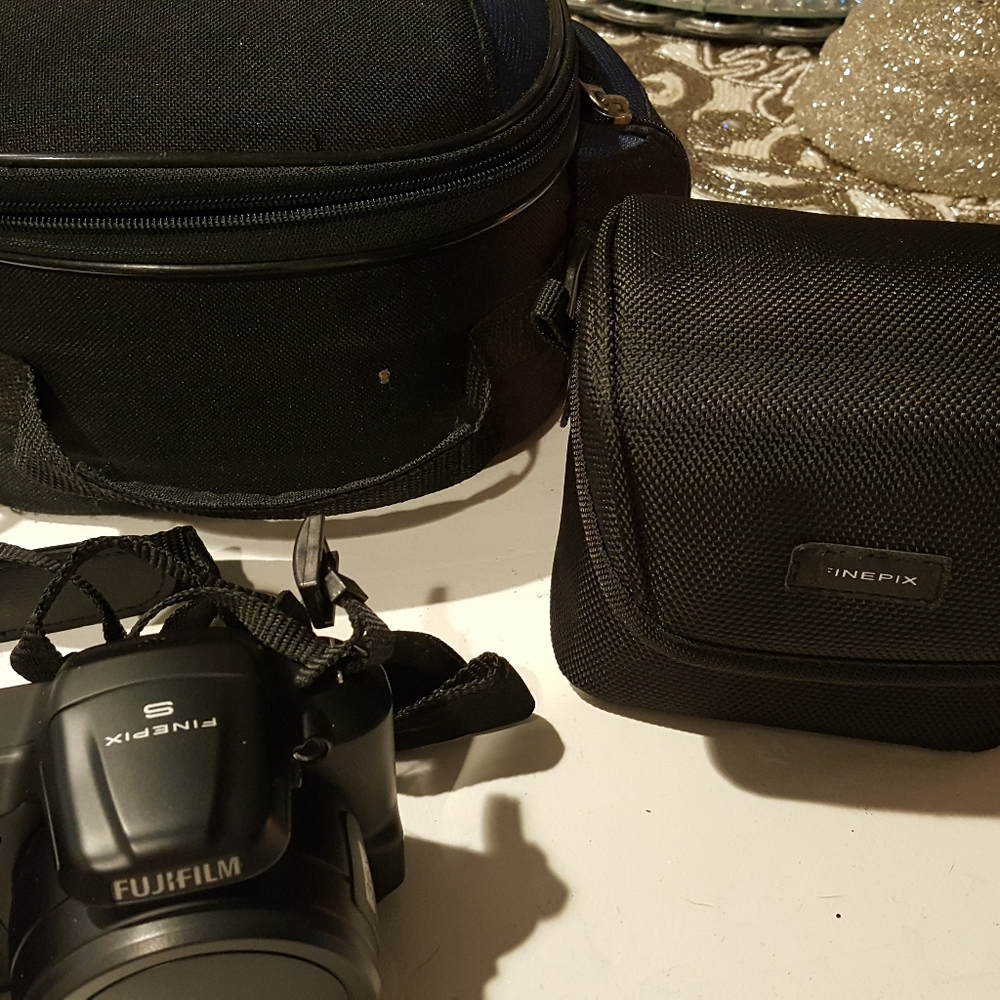 Camera Bundle - Picture 2 of 4